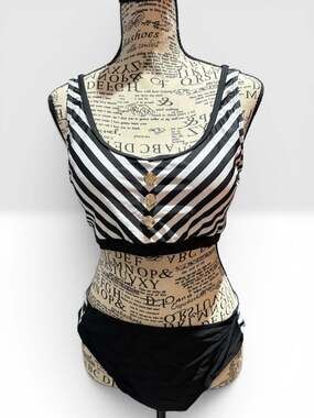 Cupshe Black and White Striped Button Front Tankini Set Size XL